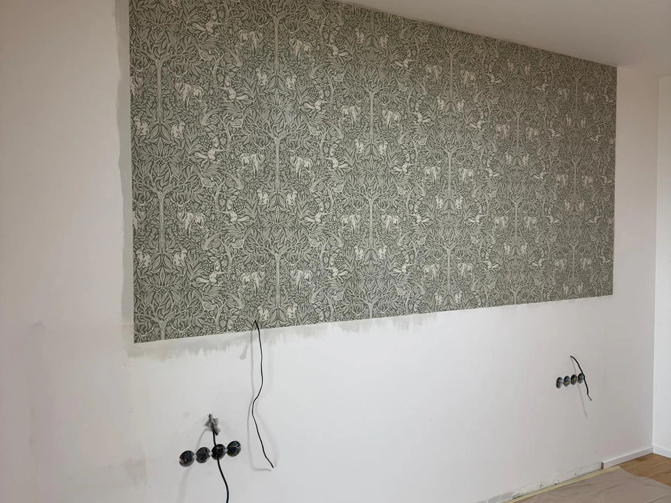 Designová stěna s podsvícením – začátek realizace